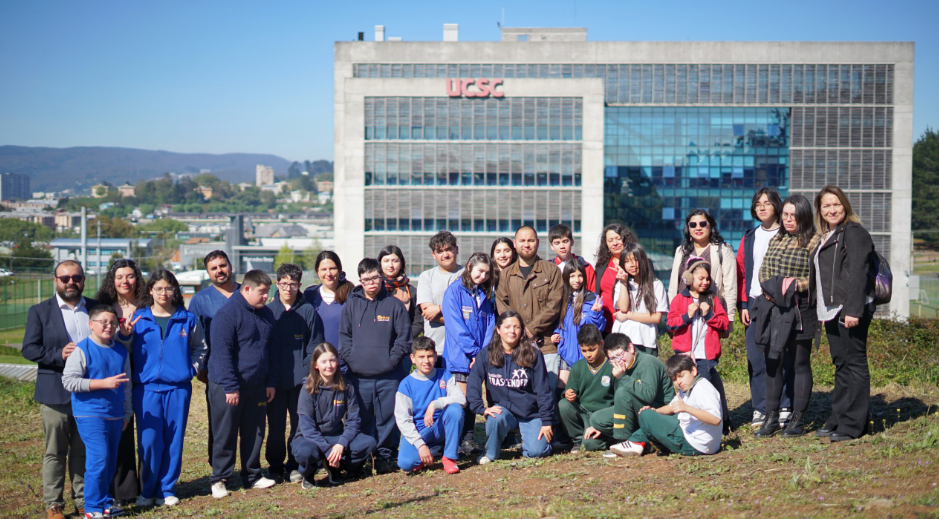 UCSC recibe a estudiantes de San Pedro de la Paz y Hualpén en jornada de pitch «Somos Puente»